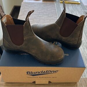 Blundstone Women’s Rustic Brown Chelsea Boots
